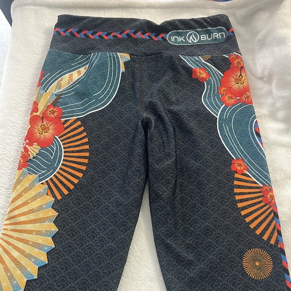 InkNBurn capris - Picture 3 of 5